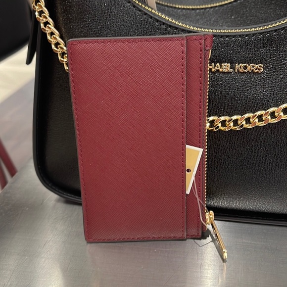 MICHAEL KORS
Jet Set Travel Medium Top Zip Leather Card Case Wallet 
Dark Cherry - Picture 3 of 16